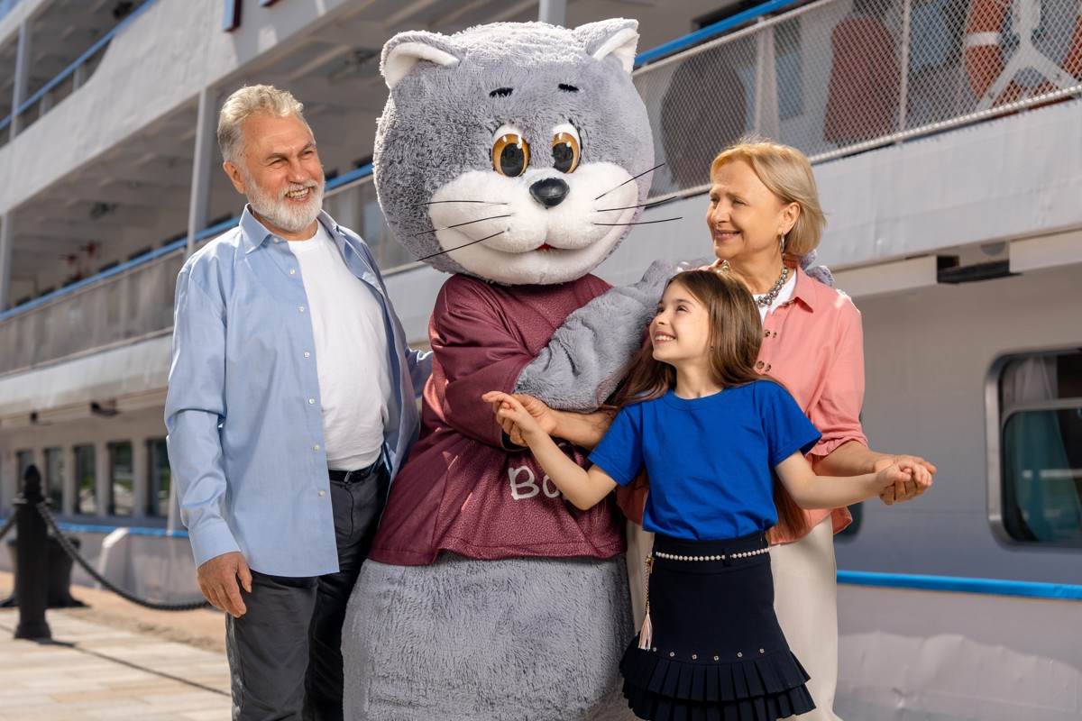 Акция «Третье место в подарок» – при заказе 3-местной каюты одно место для туриста в подарок (2 + 1 бесплатно).