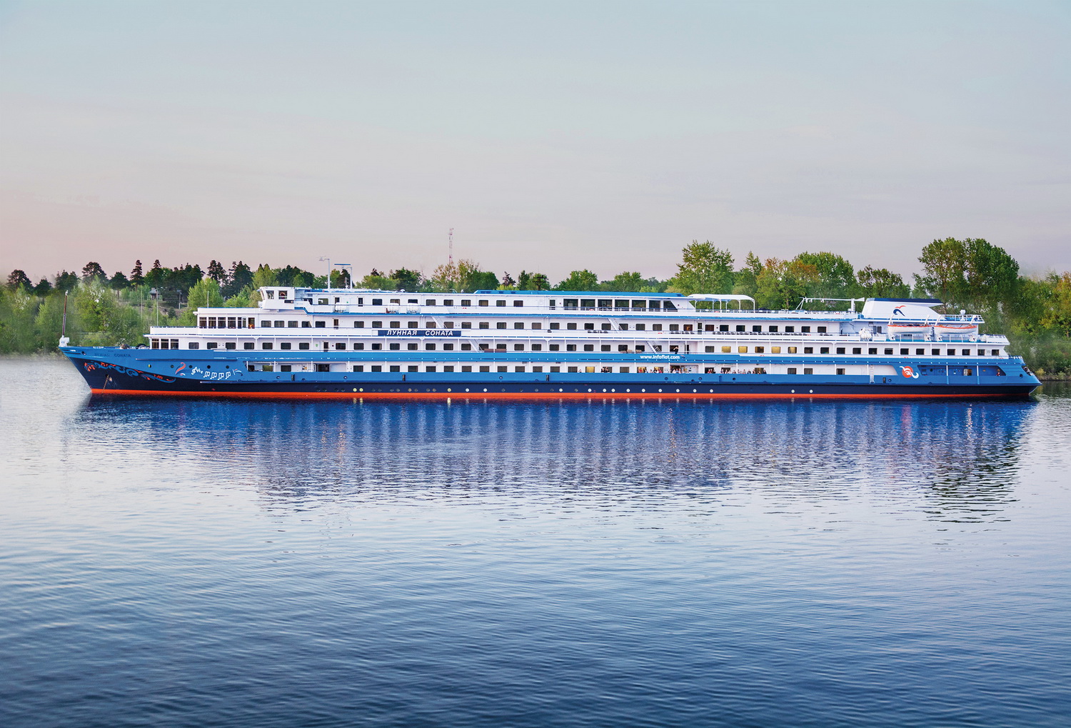 Круиз С.Петербург – Валаам – Мандроги – Кижи – Петрозаводск – Вытегра – Череповец – Дубна – Москва 14.06.2026-21.06.2026