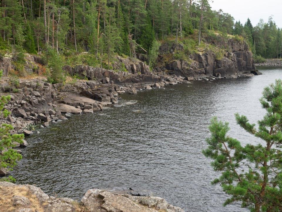50. Скалистый берег