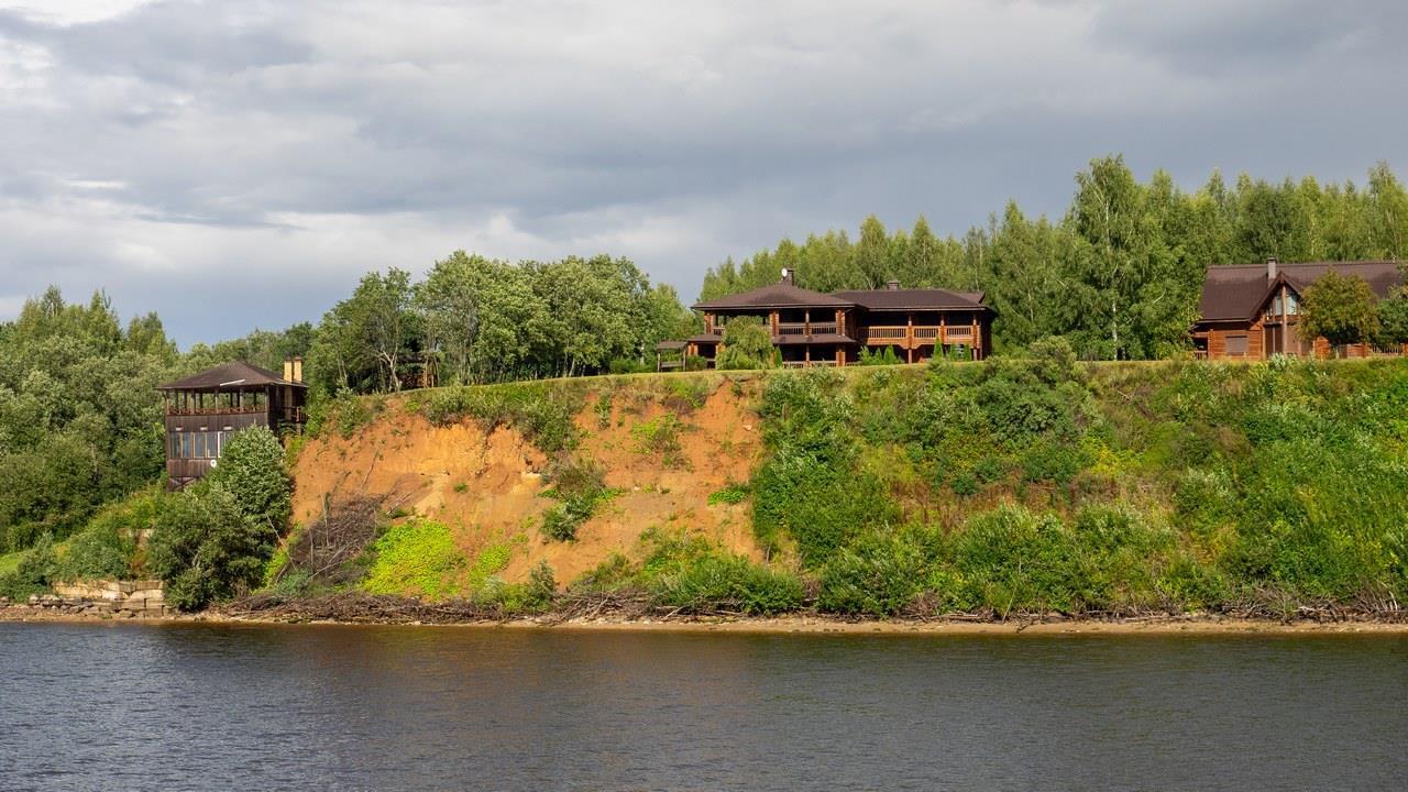 25. Крутой берег Волги. По пути в Горицы