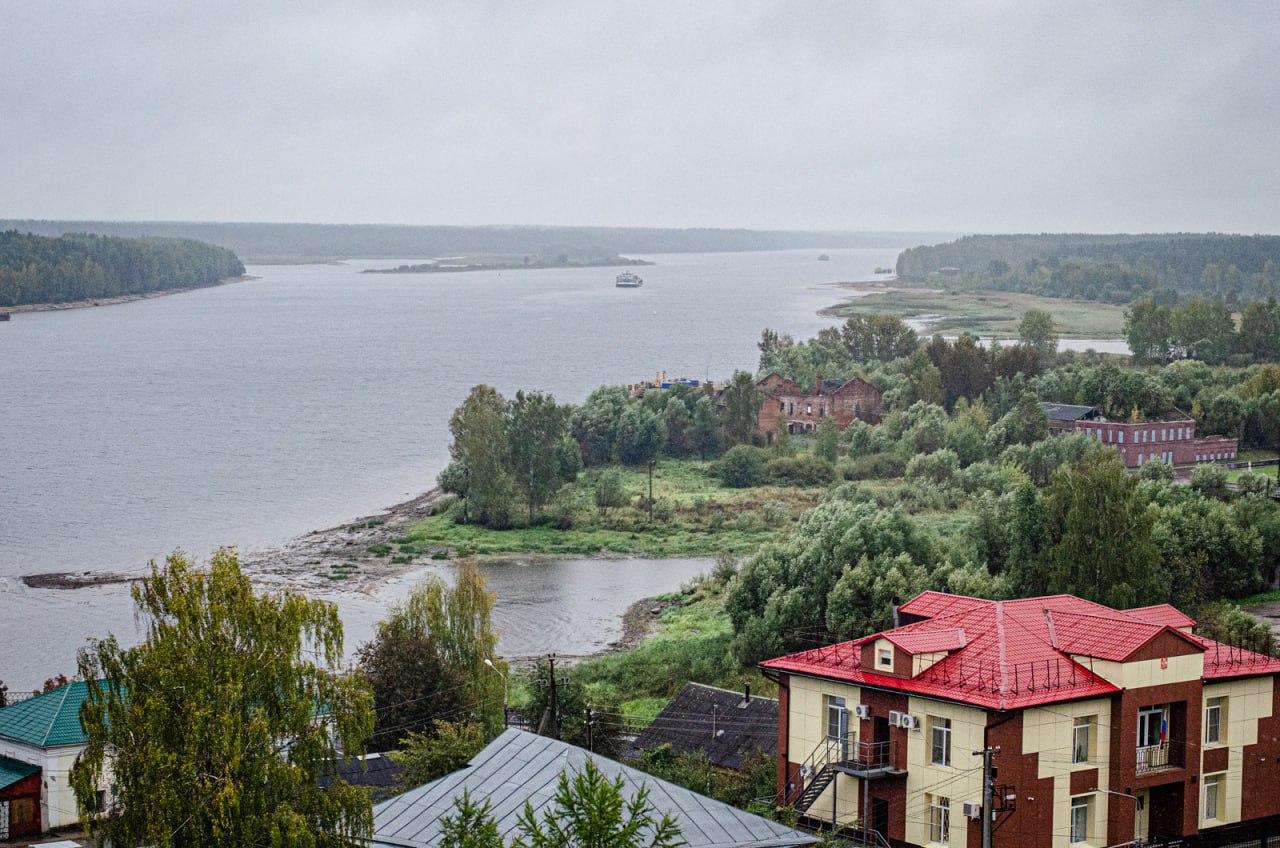 Вид со смотровой на реку